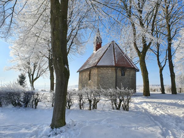 Winter in Altenheerse - Himmelsbergkapelle